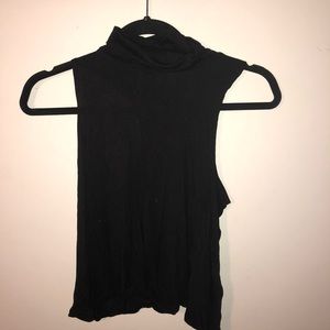 Sleeveless turtle neck